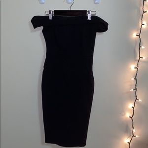 Black dress (10/25$)